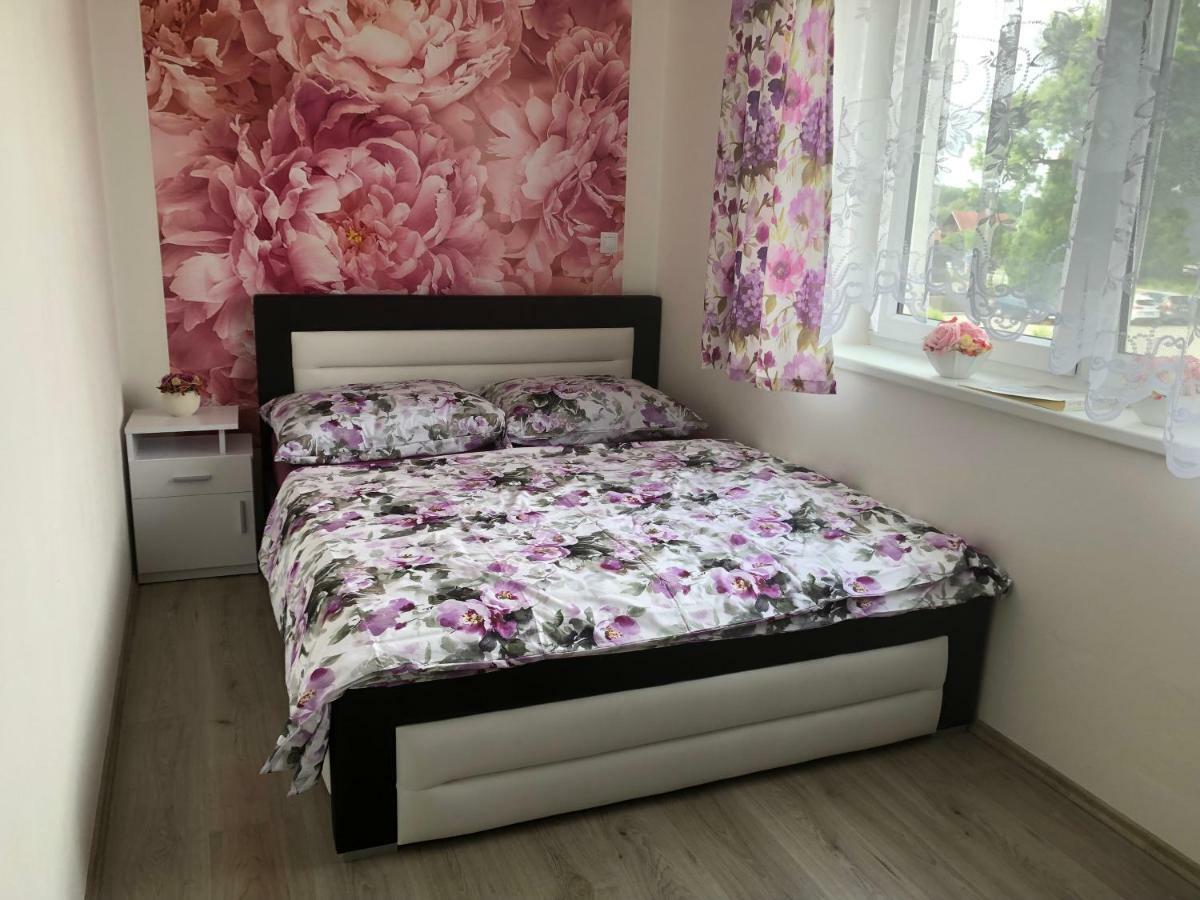 Apartmán na Lukách - Kopretina Trebon Exterior foto