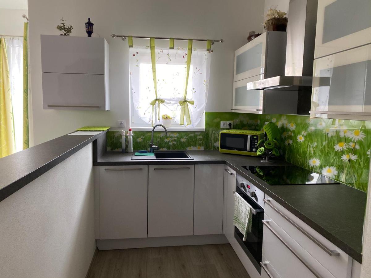 Apartmán na Lukách - Kopretina Trebon Exterior foto