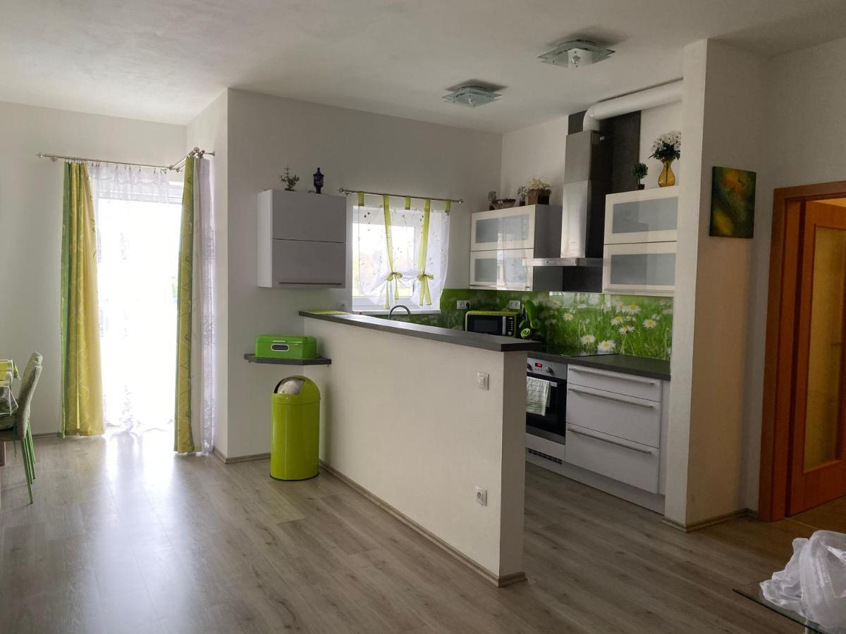 Apartmán na Lukách - Kopretina Trebon Exterior foto